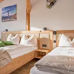 Deluxe Zirberl 5 * Weisspriach