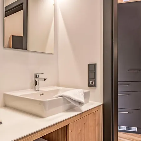 Appartement Deluxe Zirberl 5 *